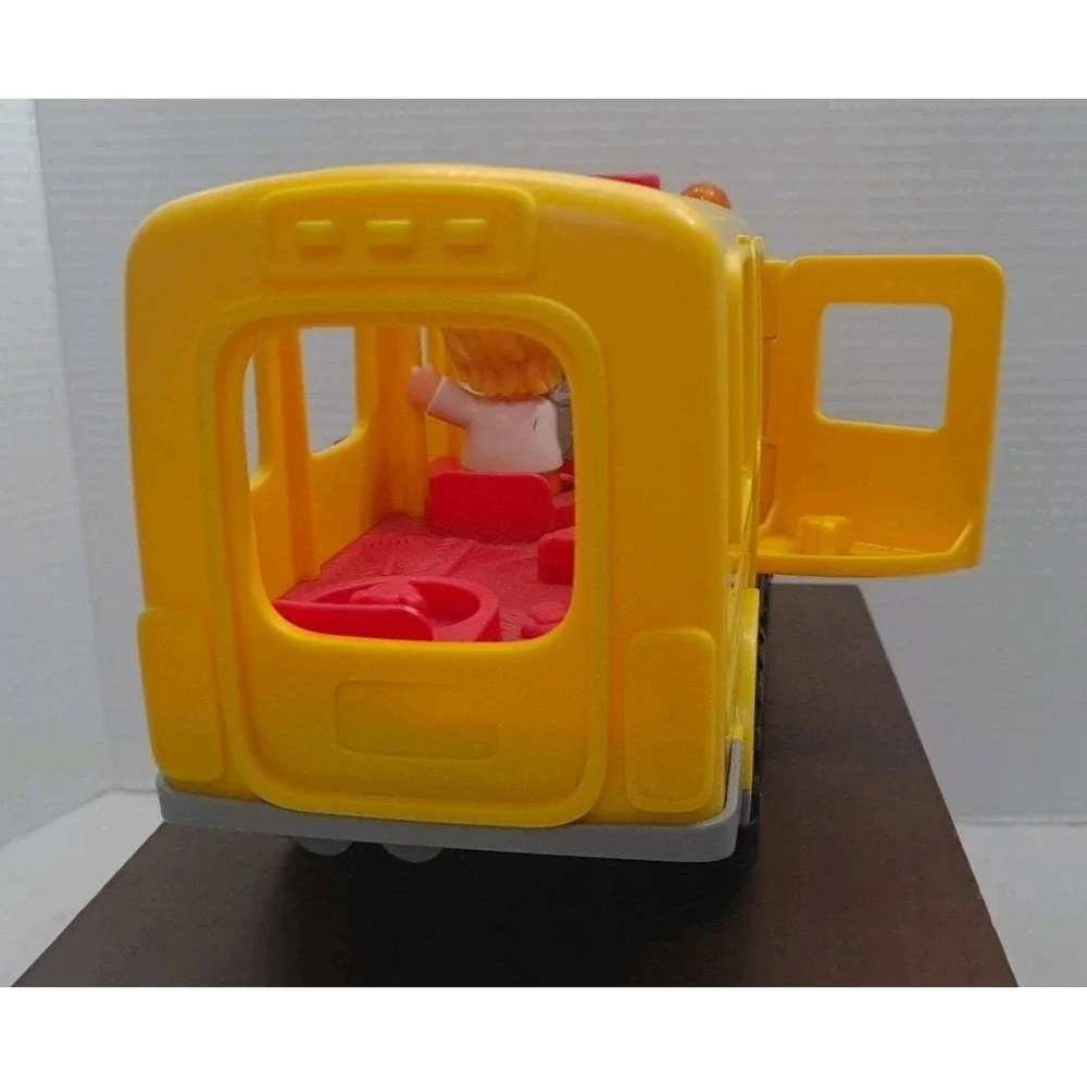 Fisher People Little People Sit With Me Yellow School‎ Bus Light Sound 2 Figures